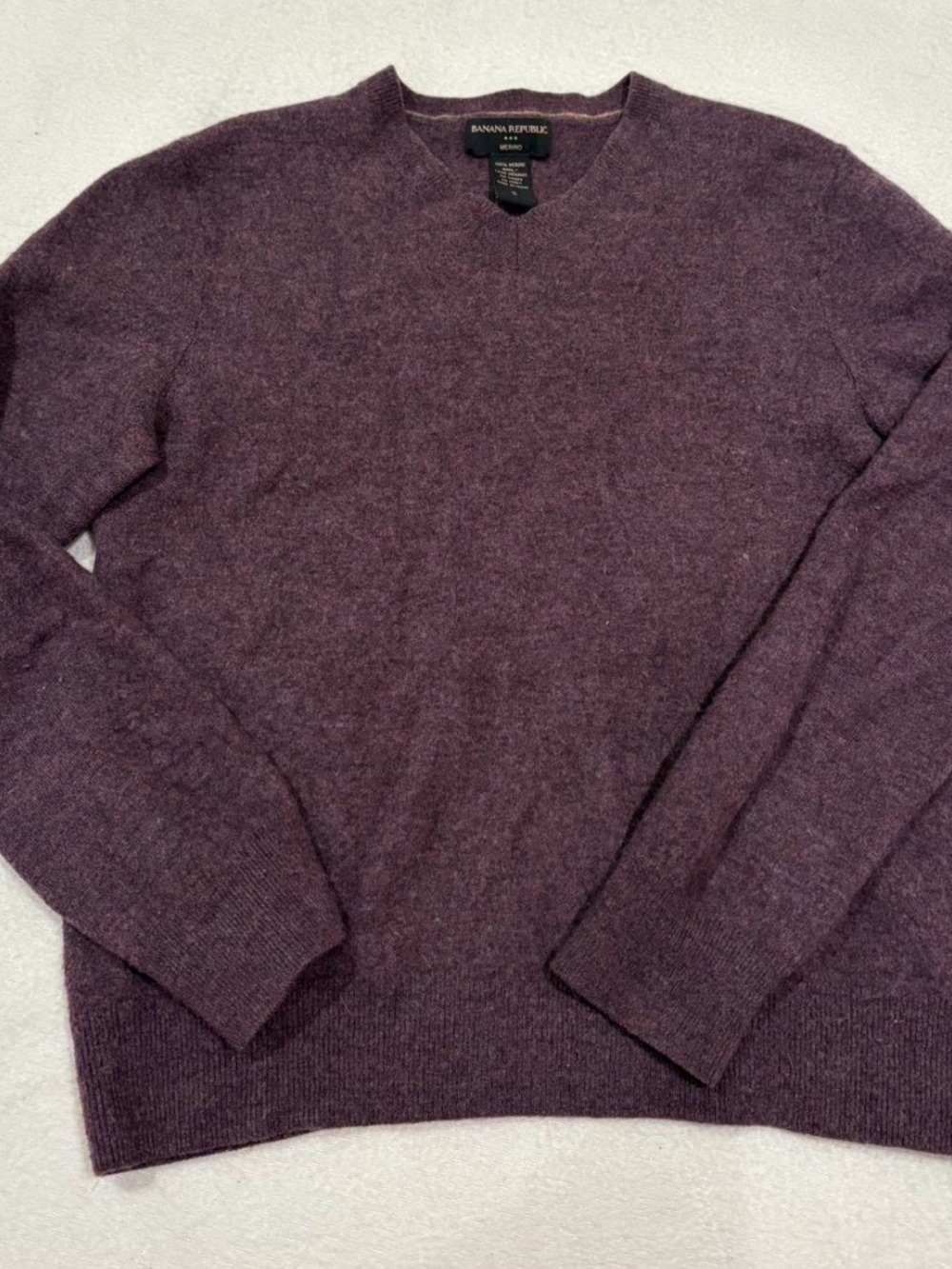 Banana Republic Women's Plum Crewneck Sweater Size Small 100% Merino Wool